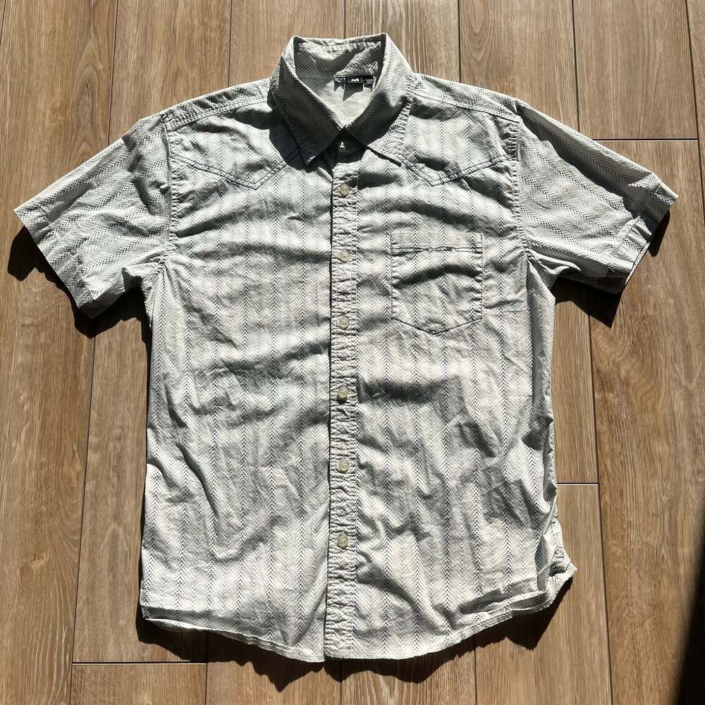 Oakley Men's Short Sleeve Button-Down Shirt with Dot Pattern